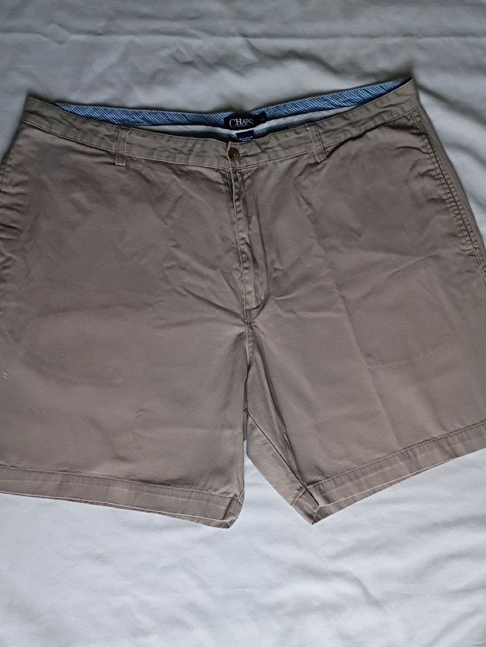 Chaps Men’s Tan Flat-Front Cotton Shorts Size 44.
